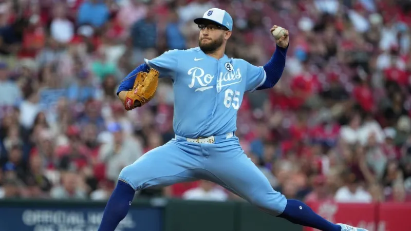 Blake Dunn's walk-off single in 10th lifts Reds past Royals 4-3