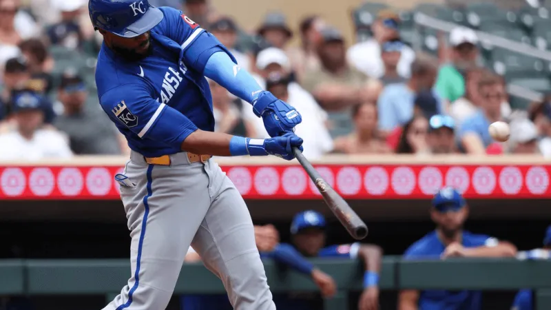 Royals hold off Twins 6-5 after star shortstop Bobby Witt Jr. exits with sore knee