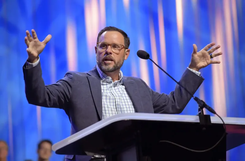 Holiness, unity, forgiveness urged in Pastors' Conf. opening session