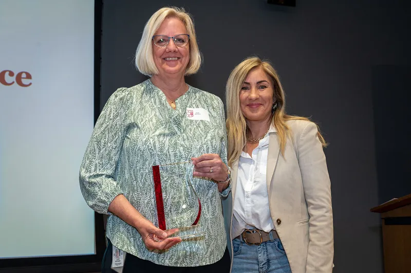WashU Medicine's Ritchey receives Gloria White Award