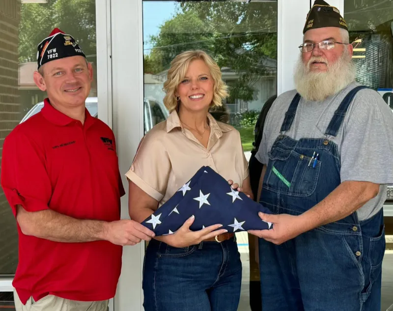 VFW Presents New American Flag to Puxico Schools