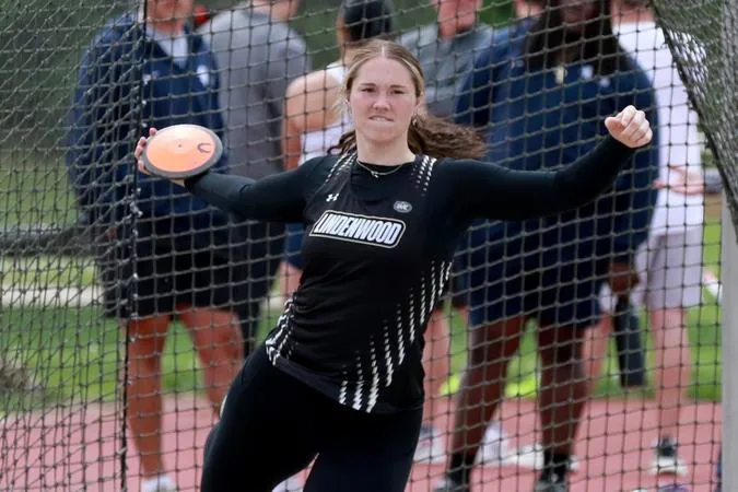 Lilly Peters Earns CSC Academic All-District Honors