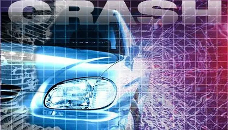 Two injured in crash north of New London