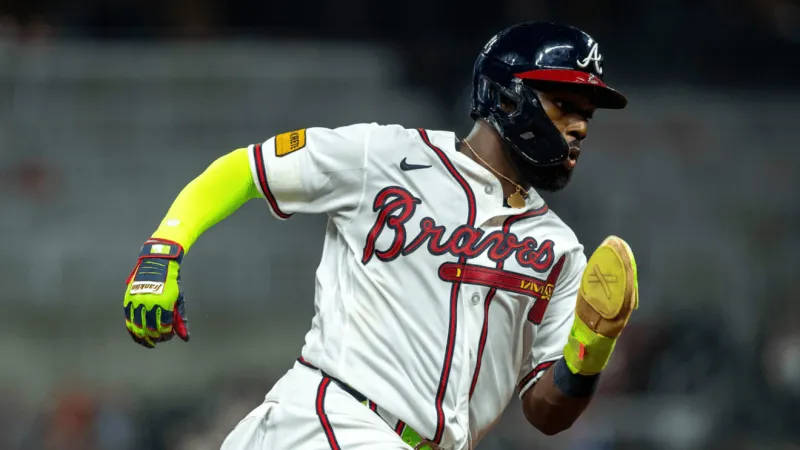 Ozzie Albies powers the Braves past the Cardinals 5-1 as Lpez and bullpen allow 2 hits