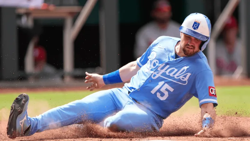 Perez drives in 2 as the Royals beat the Phillies 5-2 to end a 4-game losing streak