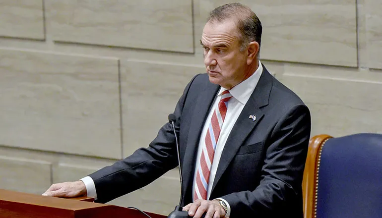 Kehoe signs bill creating student athletics oversight panel