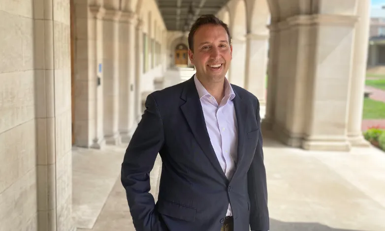 Brown School researcher receives grant to study college persistence among low-income students