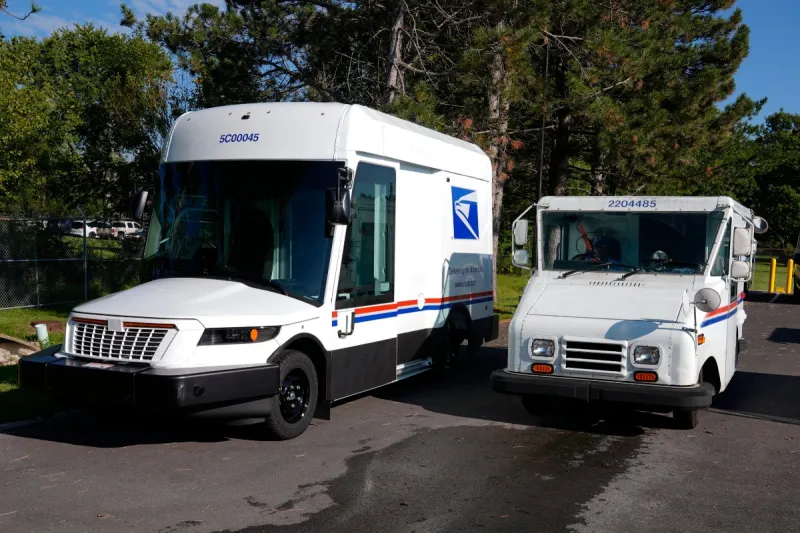 Hawley expands Postal Service investigation; Questions retention of New York consultants