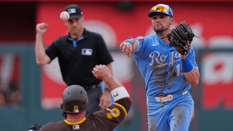 Salvador Perez and Lane Thomas hit 2-run HRs, Royals beat Padres 6-1