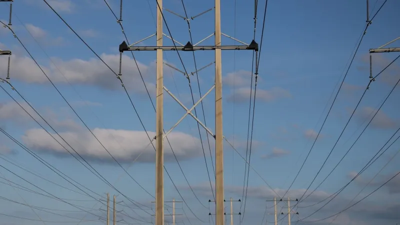 Missouri lawmakers fight utility bid to bypass competition on new power lines