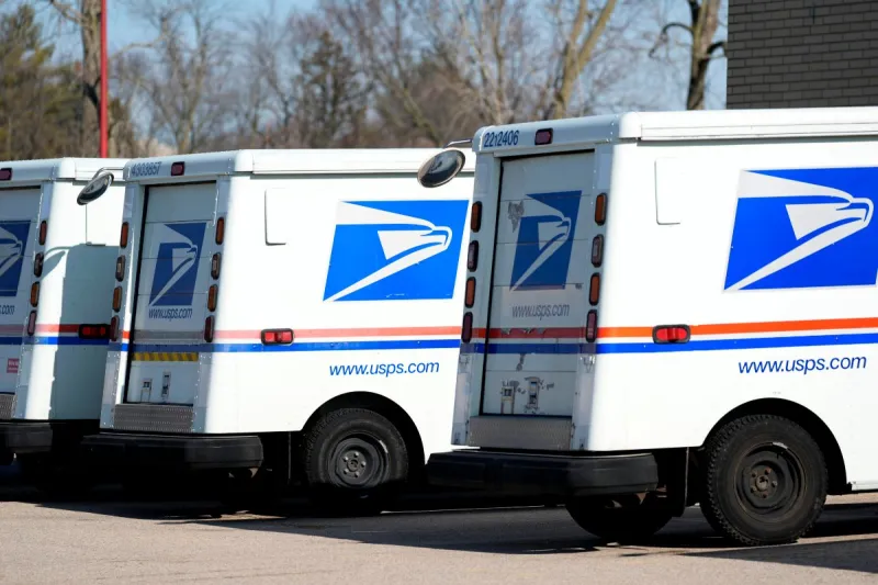 Hawley announces legislation to ban bonuses for Postal Service leadership