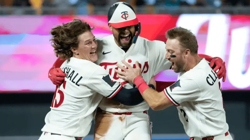 Royce Lewis hits walk-off triple as Twins rally past Royals 3-2