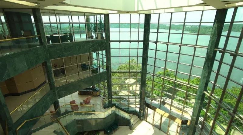 Inside the Glass Mansion on Table Rock Lake Just Sold