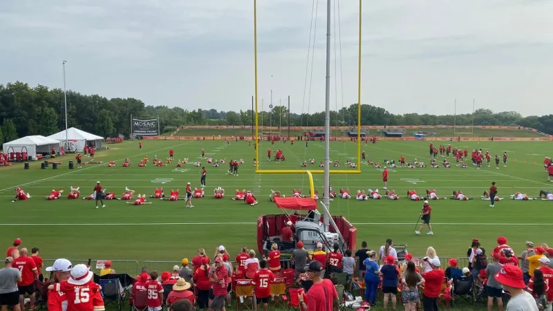 Chiefs Training Camp Recap: Mahomes progresses through injury, defense starting to mesh