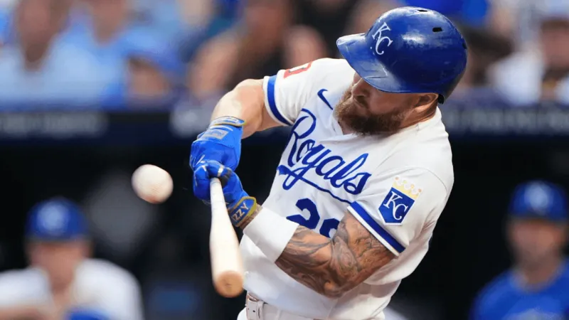 Massey leads off 7th with go-ahead HR, Cameron has 9 Ks as Royals beat Twins 2-1