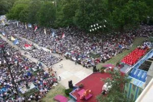 Tens of thousands in Carthage for Marian Days