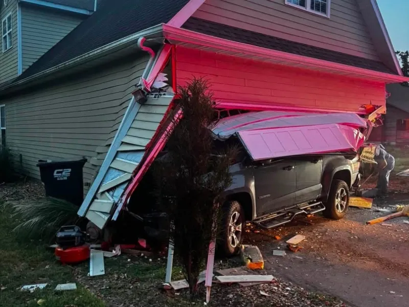 Pick-up crashes into house near Pittsburg