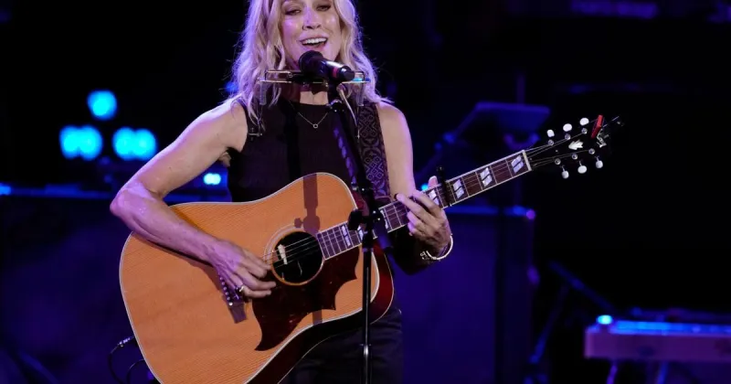 Sheryl Crow to return and sing national anthem at Mizzou football season opener