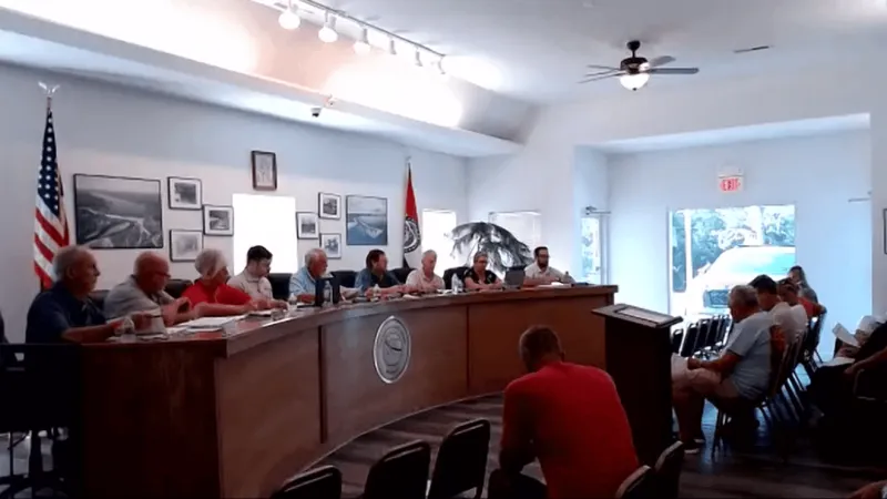 Lake Ozark aldermen approve teen curfew for Bagnell Dam Strip, easing business liability