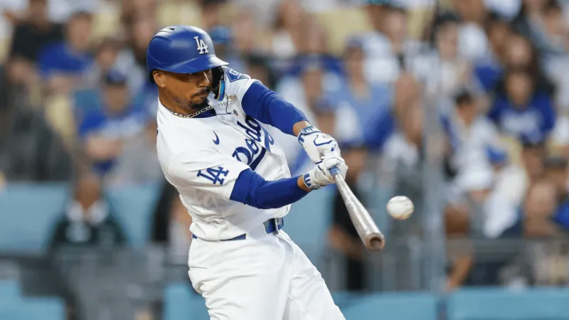 Max Muncy's 10th-inning single lifts the Dodgers past the Royals 5-4