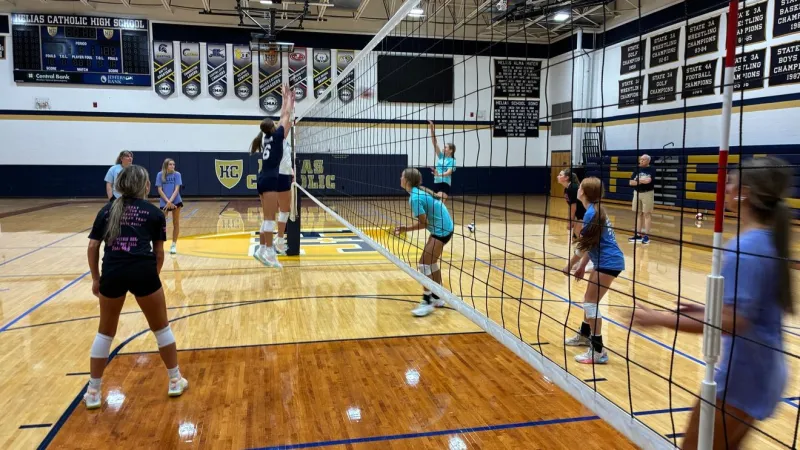 Helias Volleyball looks to continue momentum from state championship