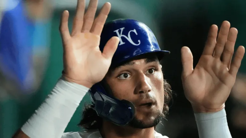 Royals rally in the ninth with the winning hit in a 4-3 victory over the Athletics