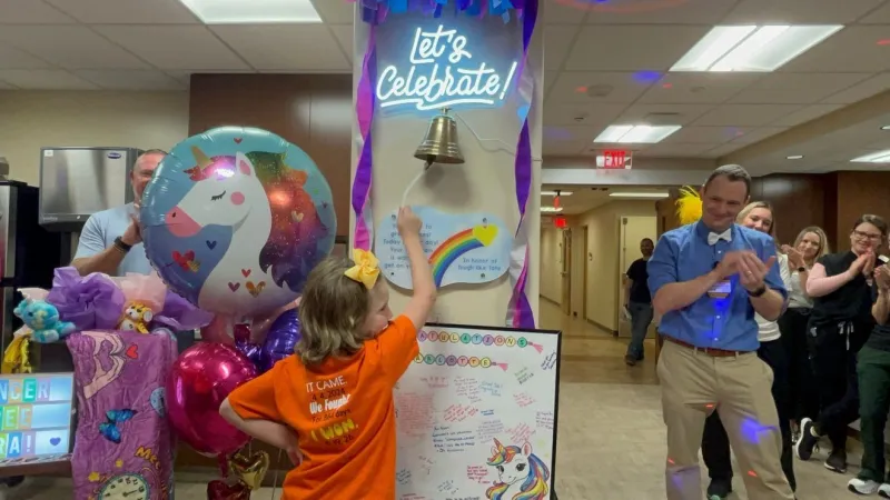 MU Children's Hospital celebrates 8-year-old ringing bell after cancer treatment