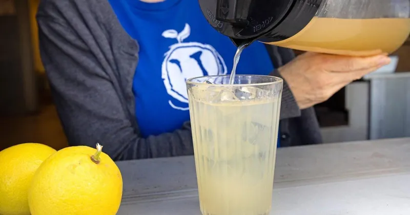 Letter: St. Louis officer's generous lemonade purchase restored optimism