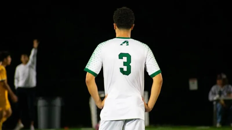 Hornets' Offense Stifle Owls