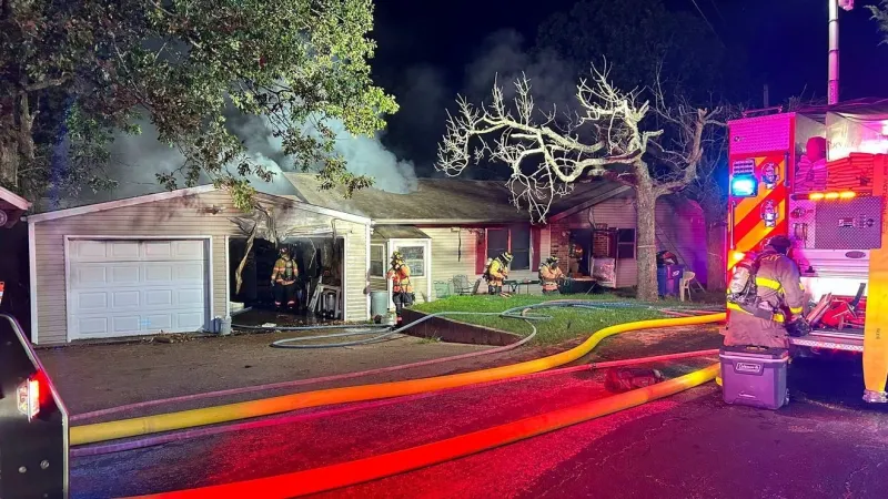 Crews respond to early-morning kitchen fire in Camdenton