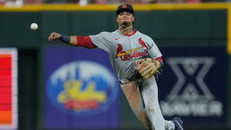 Cardinals place shortstop Masyn Winn on IL with broken thumb and recall Nolan Gorman