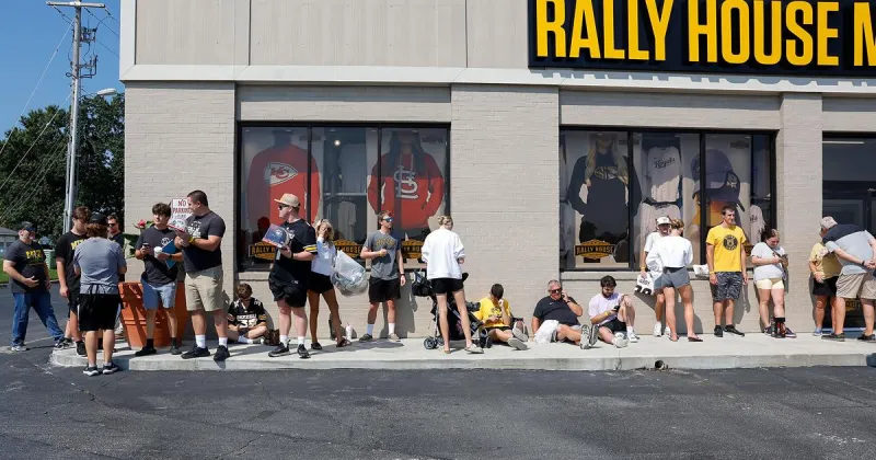 Mizzou Running Back Ahmad Hardy Greets Fan at Rally House