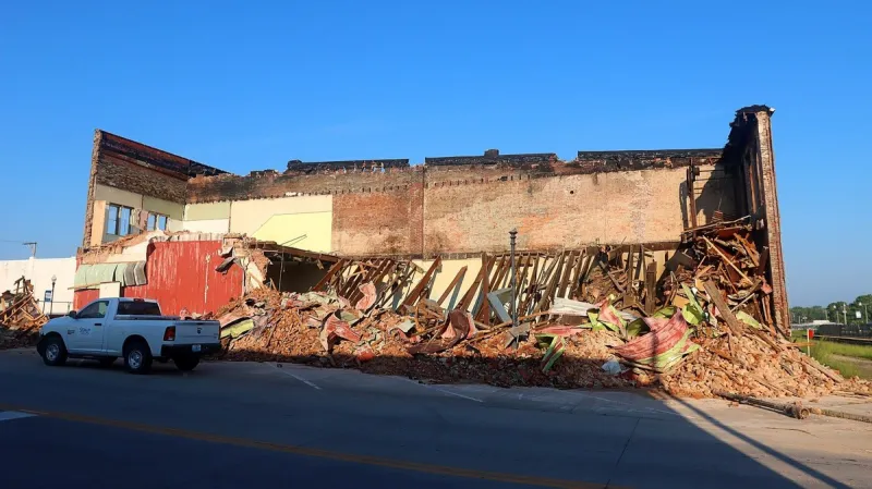 Building Collapses at Main and Ohio