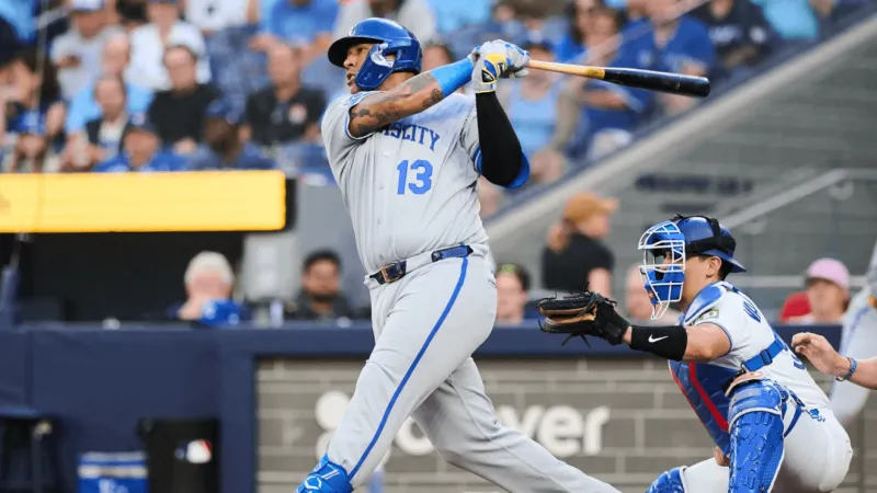 Lugo works 5 innings, Royals beat Blue Jays 5-3 to extend winning streak to 9 games