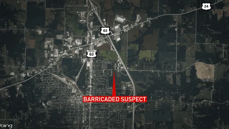 Moberly police take suspect into custody after standoff on Sinnock Avenue