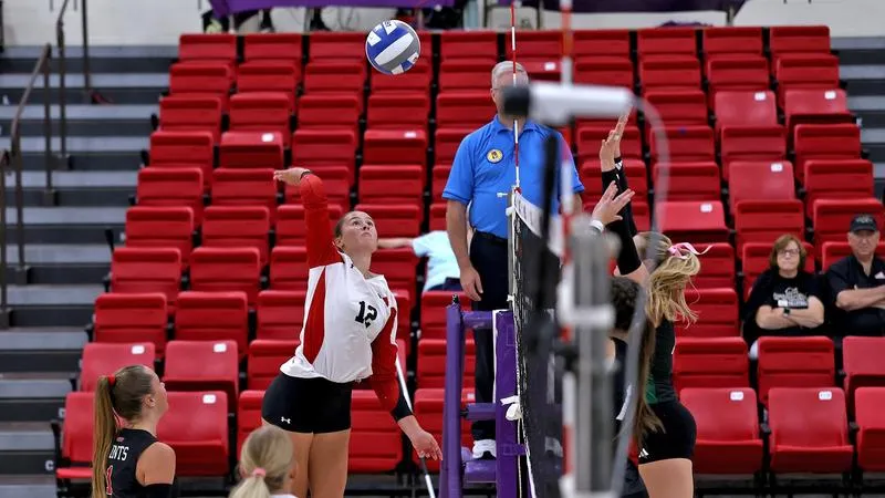 Volleyball Opens Season with Narrow Loss Versus Northwest Missouri State
