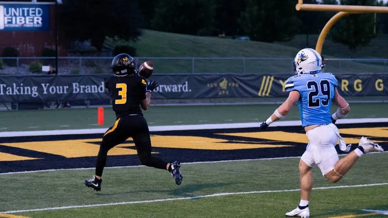 Offense shines in shootout loss to No. 20 Augustana Thursday