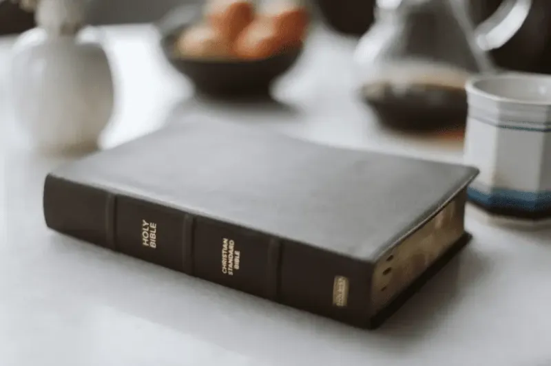 10 ways to encourage kids to read the Bible