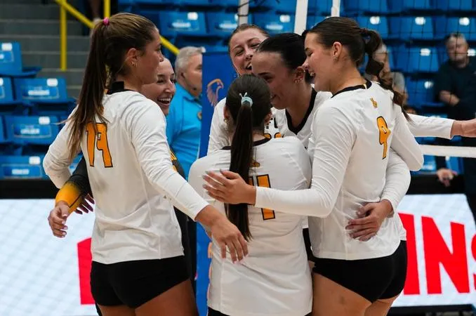 No. 16 Volleyball goes 2-0 on opening day at Bahama House Classic