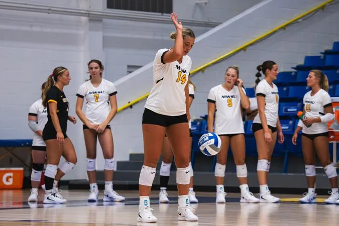 Russell, Weberg reach milestones as No. 16 Griffons finish weekend 4-0