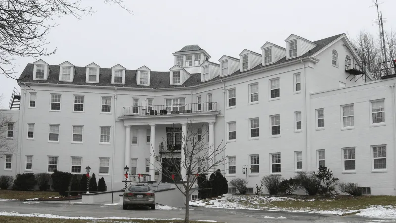 Heartland History: Pierce Pennant Motor Hotel