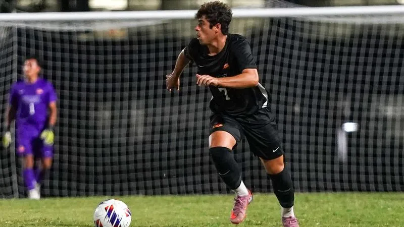 Men's Soccer Falls to Roosevelt 2-0