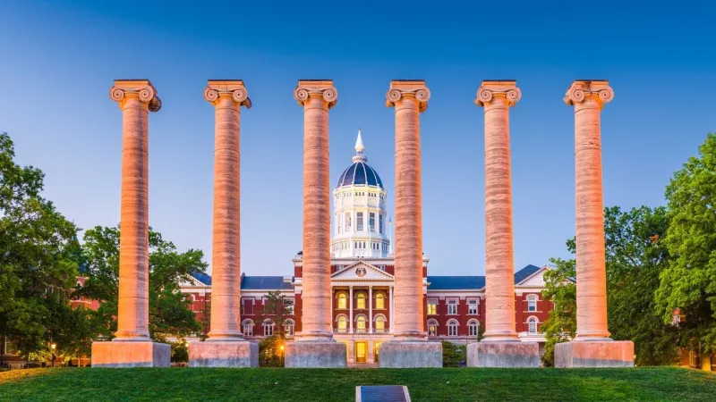 Union rallies at University of Missouri, demands higher wages