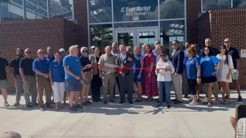 Ribbon-cutting held for Jefferson City River Market