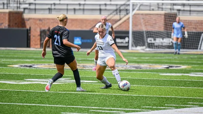 Women's Soccer Falls Short at Southern Illinois
