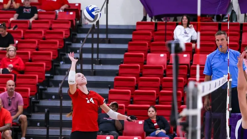 Volleyball Captures Two 3-1 Wins on Day One at Flagler Invite