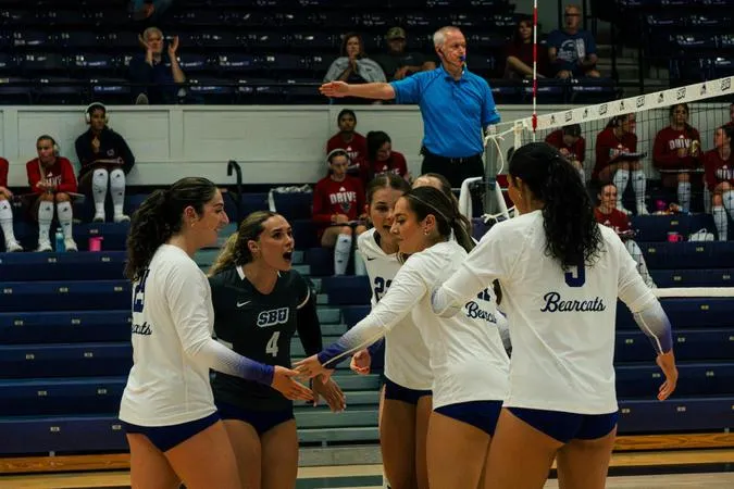 Bearcats Split Opening Day of SBU Invitational
