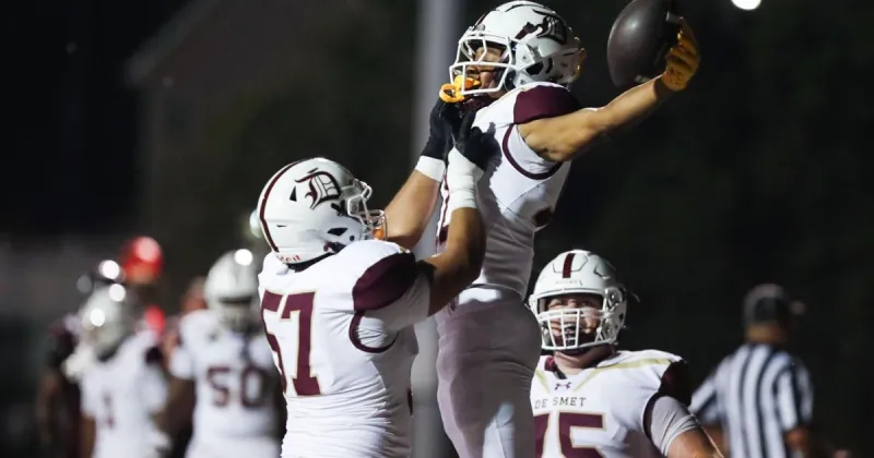 De Smet storms back to edge Cardinal Ritter on Timothy Recker's last-second field goal
