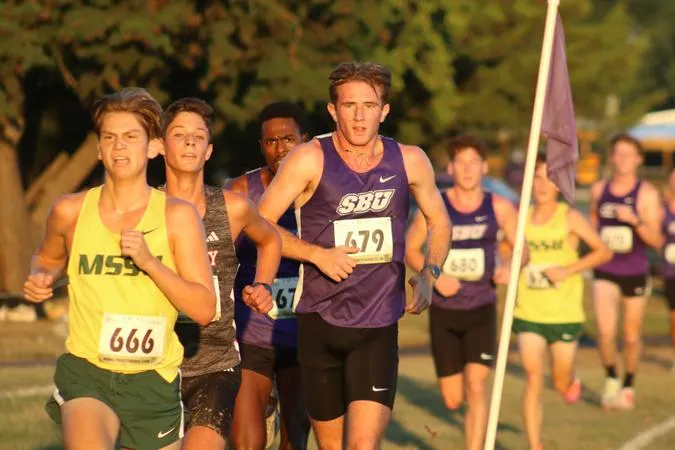 Jones Leads Bearcats at Season-Opening Bearcat Invite