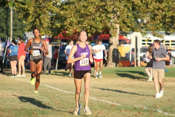 Gerdes Leads Dominant Performance by Women's Cross Country at Bearcat Invite